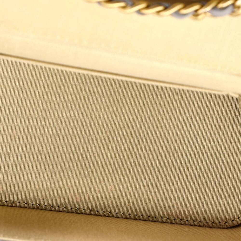 Chanel Pearl Crush Vanity Case With #249632C39B - Picture 5 of 7